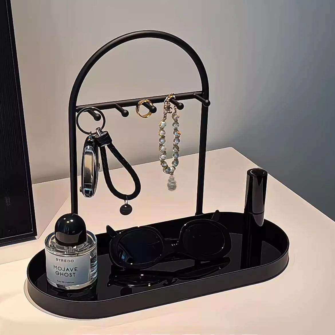 高级感入户玄关装饰品置物架钥匙收纳摆件饰品香水收纳盒口罩挂架