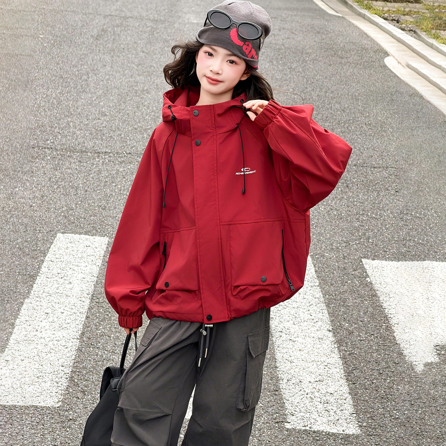波拉童装女童冲锋衣外套春秋2026秋装韩系中大童宽松连帽夹克女孩