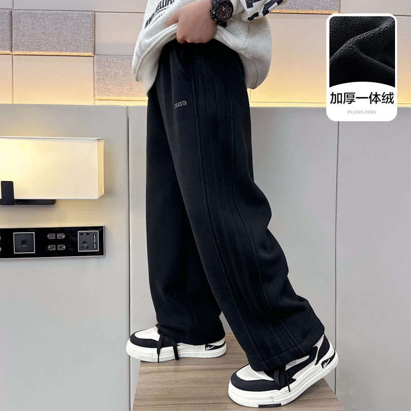 波拉童装男童秋冬季韩范黑色一体绒运动卫裤2025儿童加厚直筒阔腿