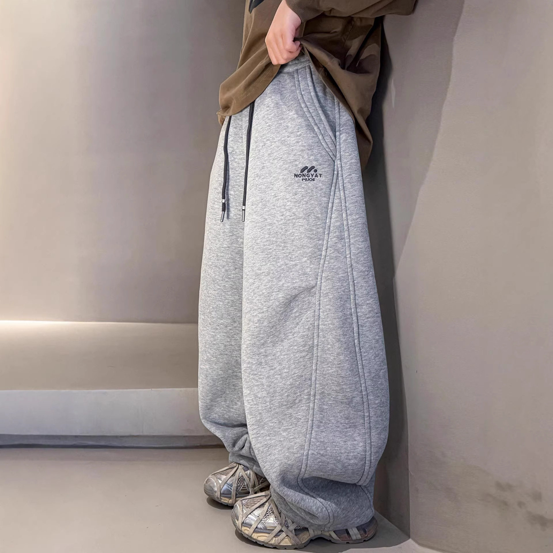 波拉童装男童裤子春秋款2026春装中大儿童春季运动卫裤男孩春装休