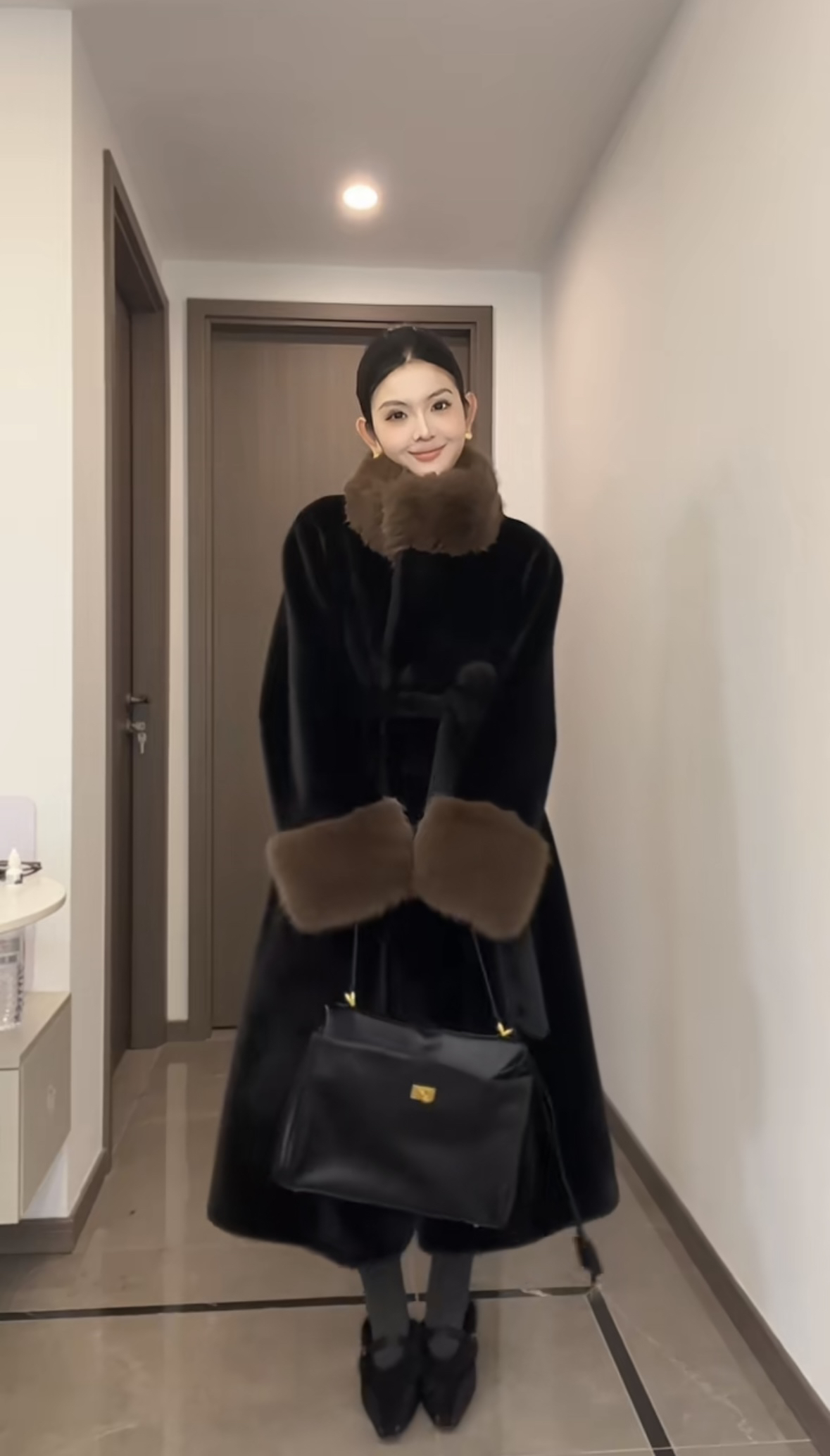 新款长款大衣收腰显瘦毛领抖音同款爆款环保气质仿皮草大衣外套