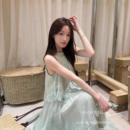 AS OFFICIAL-气色蕾丝拼接荷叶边约会连衣裙(档口火爆火爆上新～)