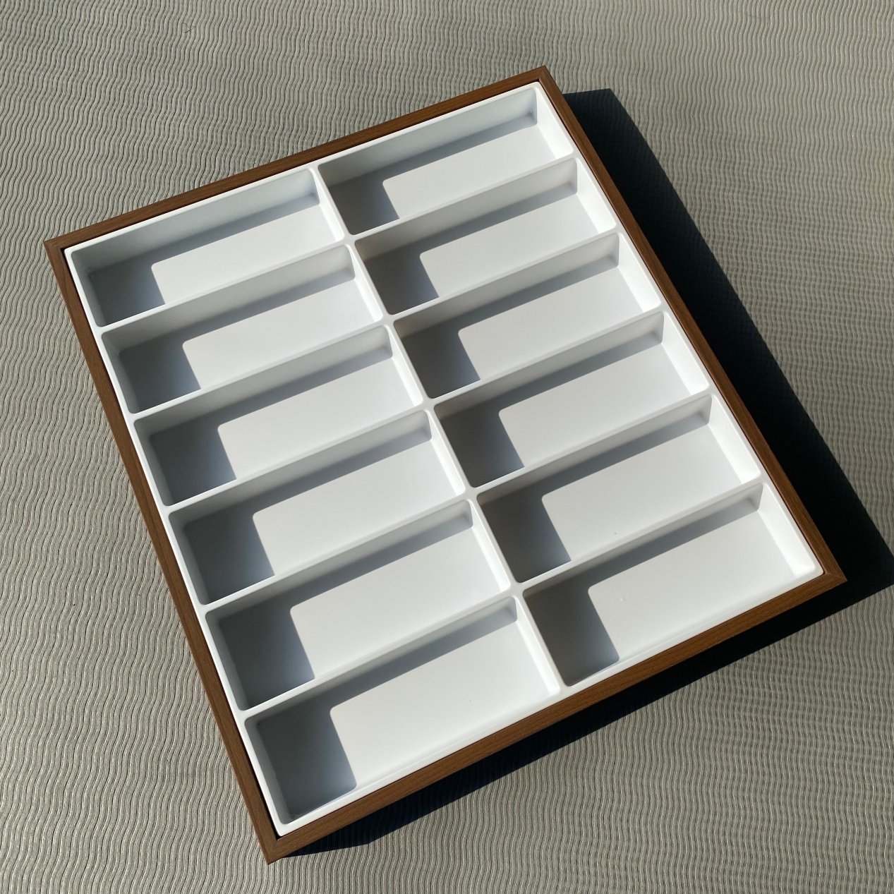 眼镜店分格眼镜展示架 收纳盒桌面陈列架 眼镜货架简约木纹陈列柜