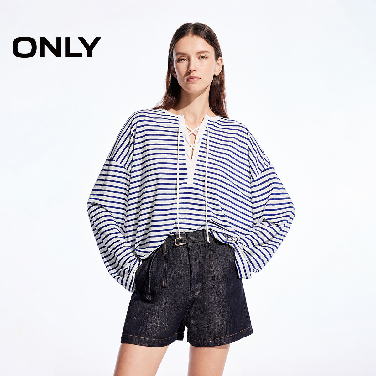 ONLY2026春季新款航海风随性绑带设计宽松落肩条纹长袖上衣T恤女