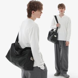 NESBIT男士斜挎包2025新款潮牌单肩包大容量通勤包休闲背包运动包