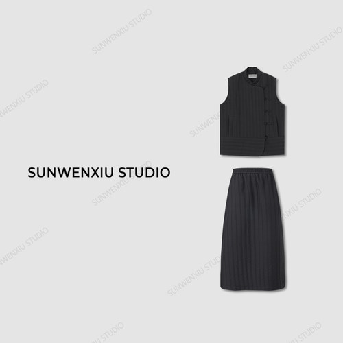 孙文秀studio “国泰民安”2026新年战袍中式美学手工盘扣套装裙