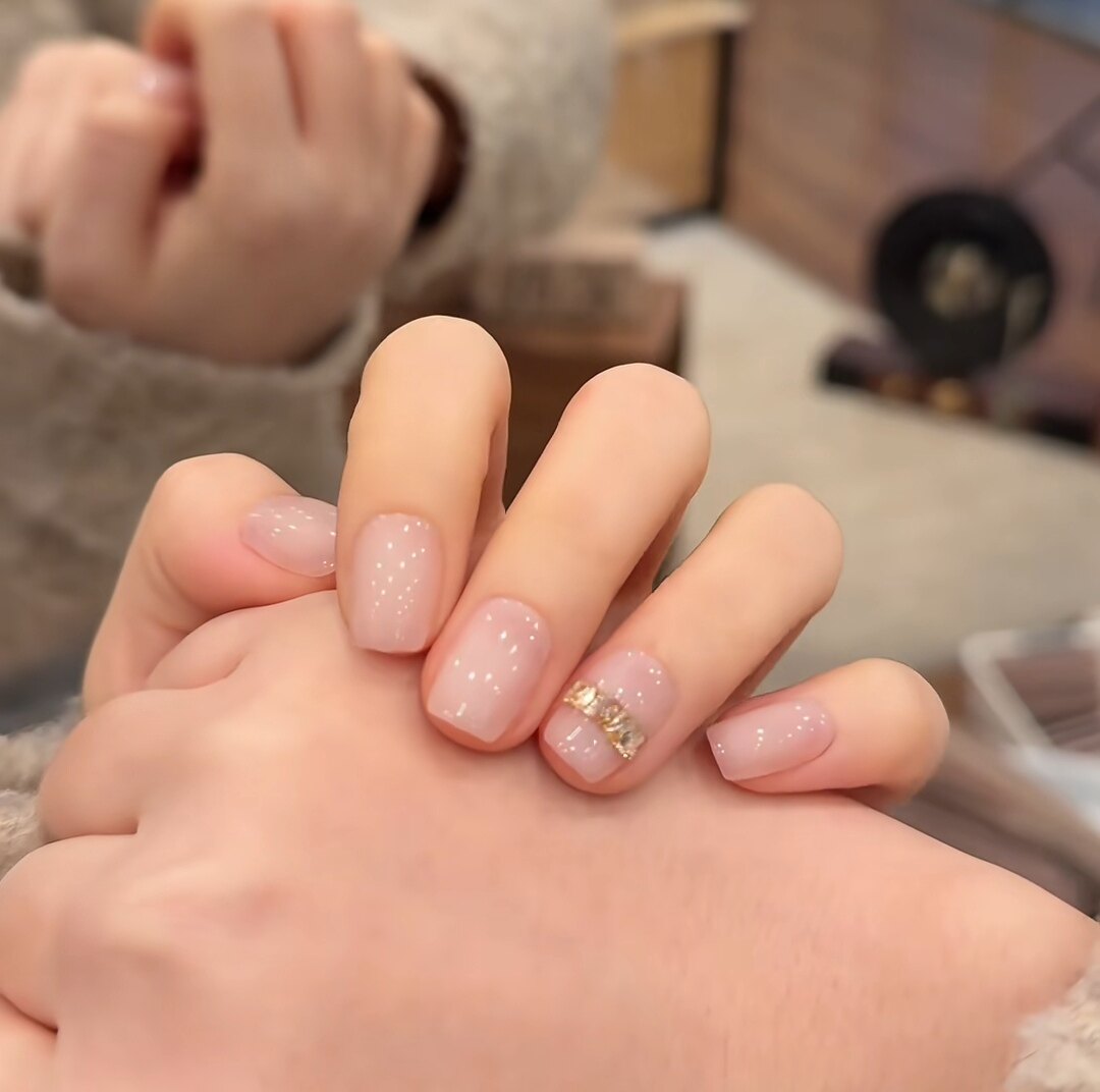 穿戴甲2026年新款高级感乳白色香槟金钻美甲贴片成品假指甲短款