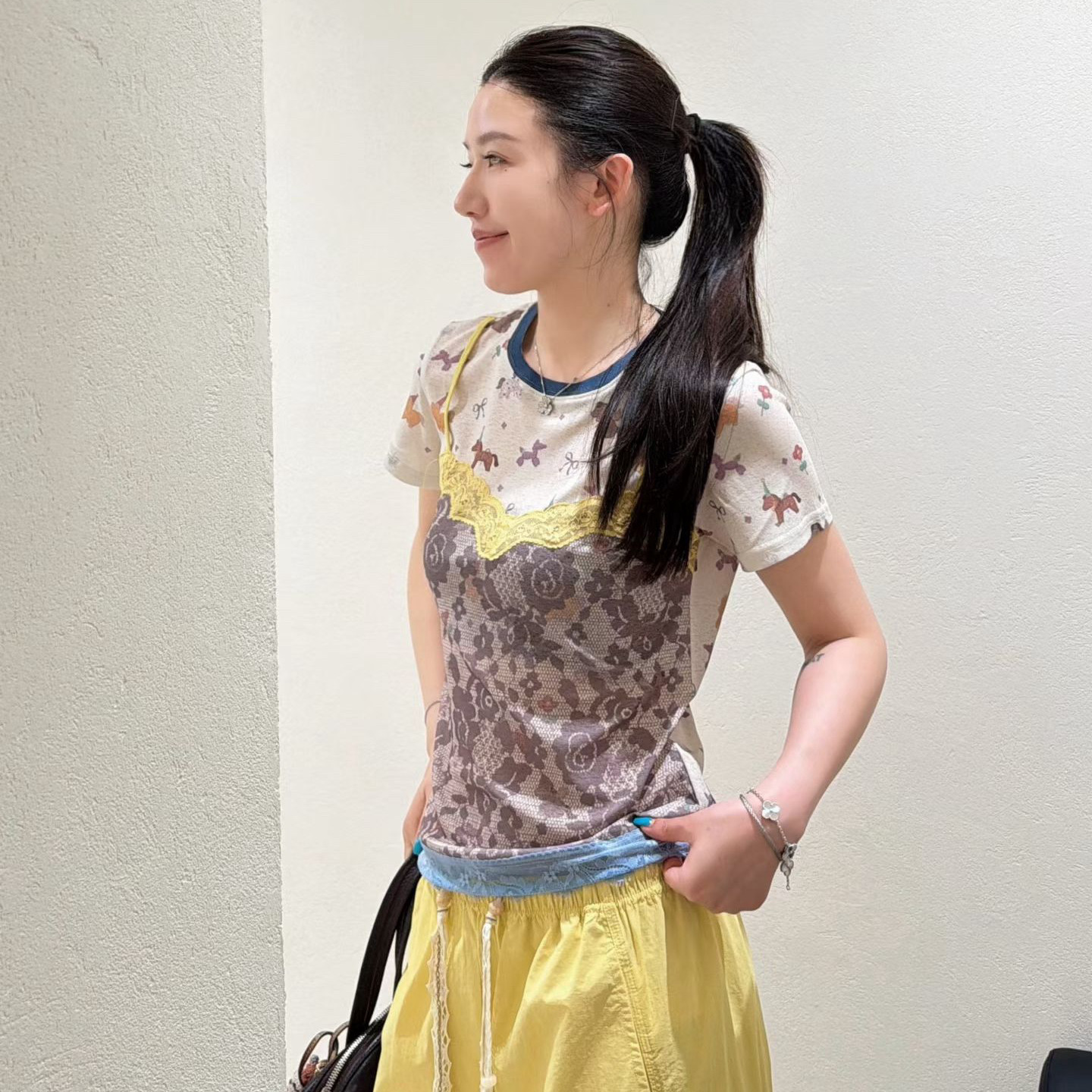 欧洲站2026夏欧货圆领蕾丝吊带拼接假两件少女感短袖小马印花T恤