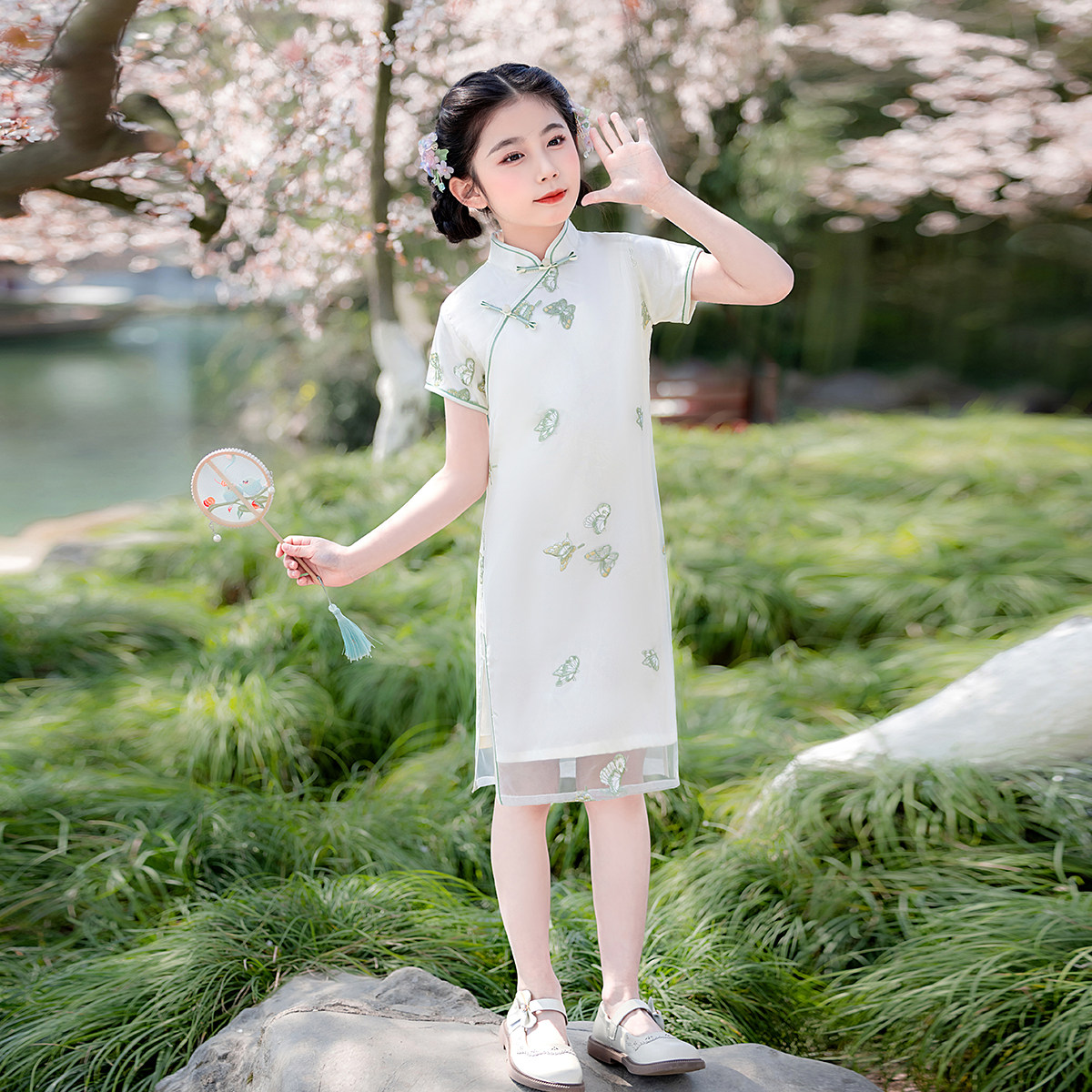 刺绣国风女童旗袍改良连衣裙
