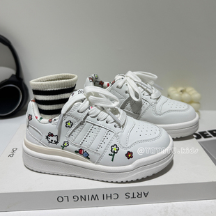 儿童小白鞋真皮板鞋2025秋冬卡通女童鞋软底防滑百搭男童运动鞋