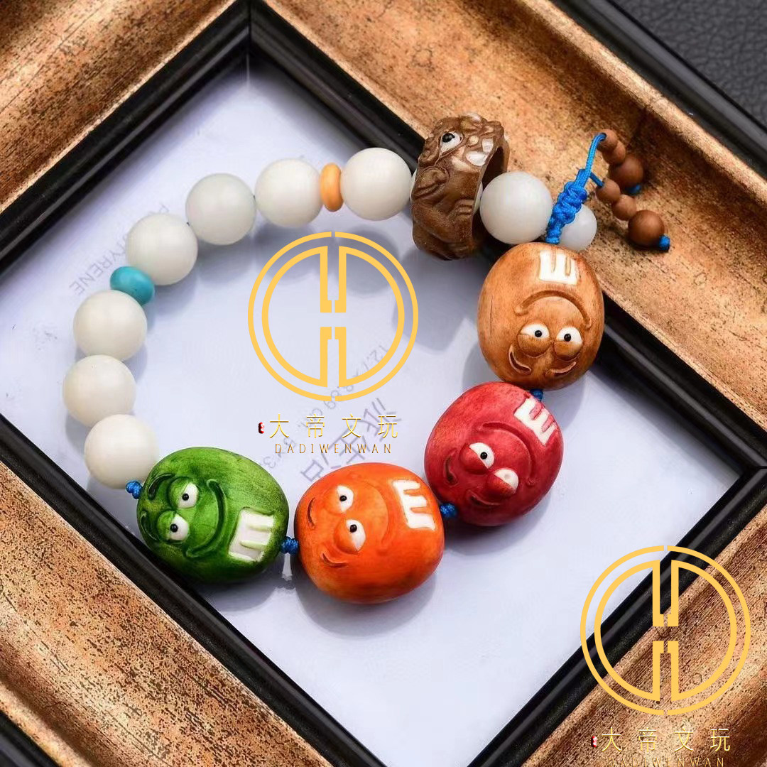 原创彩虹根付m豆手链搭配牛骨雕刻跑环和老山檀提溜男女款手串手