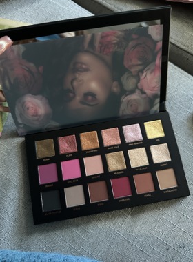 海淘HUDA BEAUTY眼影盘18色彩妆盘超美珍藏rose gold