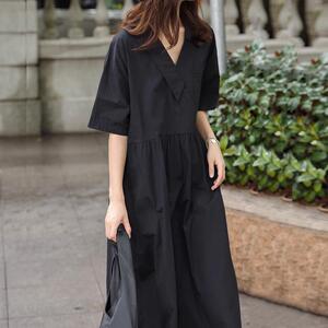 大码女v领连衣裙2026新款夏季宽松显瘦气质中长款设计感韩版裙子