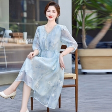 中年妈妈中袖雪纺连衣裙女2025夏装新款阔太太洋气显瘦过膝连身裙
