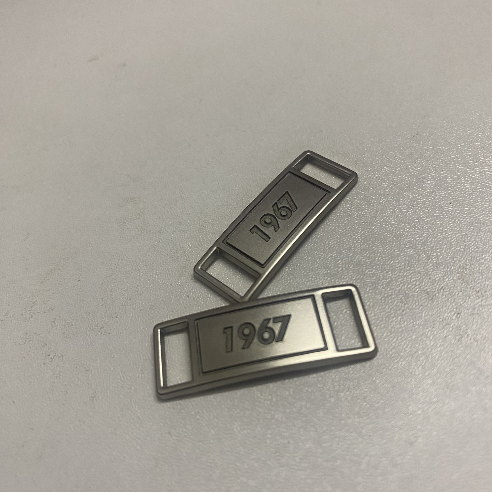 深度雕刻定制鞋带扣文字图案LOGO