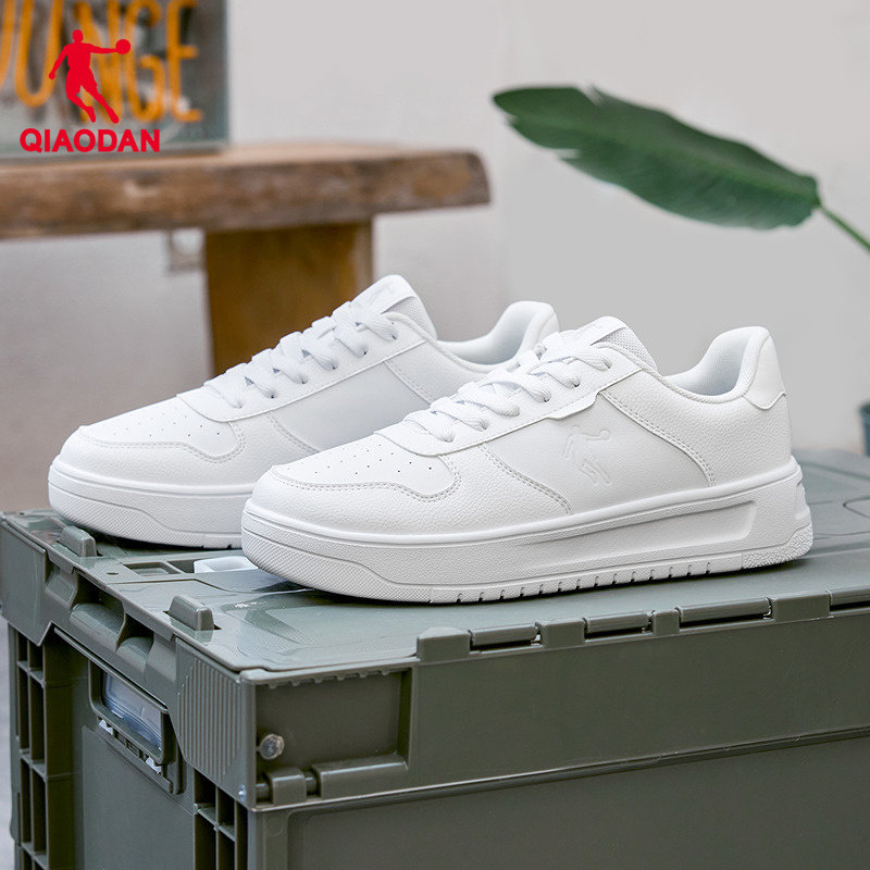 乔丹男鞋板鞋2026春季新款白色低帮休闲小白鞋厚底增高学生运动鞋