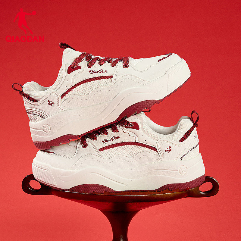 乔丹女款红色本命年运动板鞋厚底鞋增高春季新款学生女新年休闲鞋