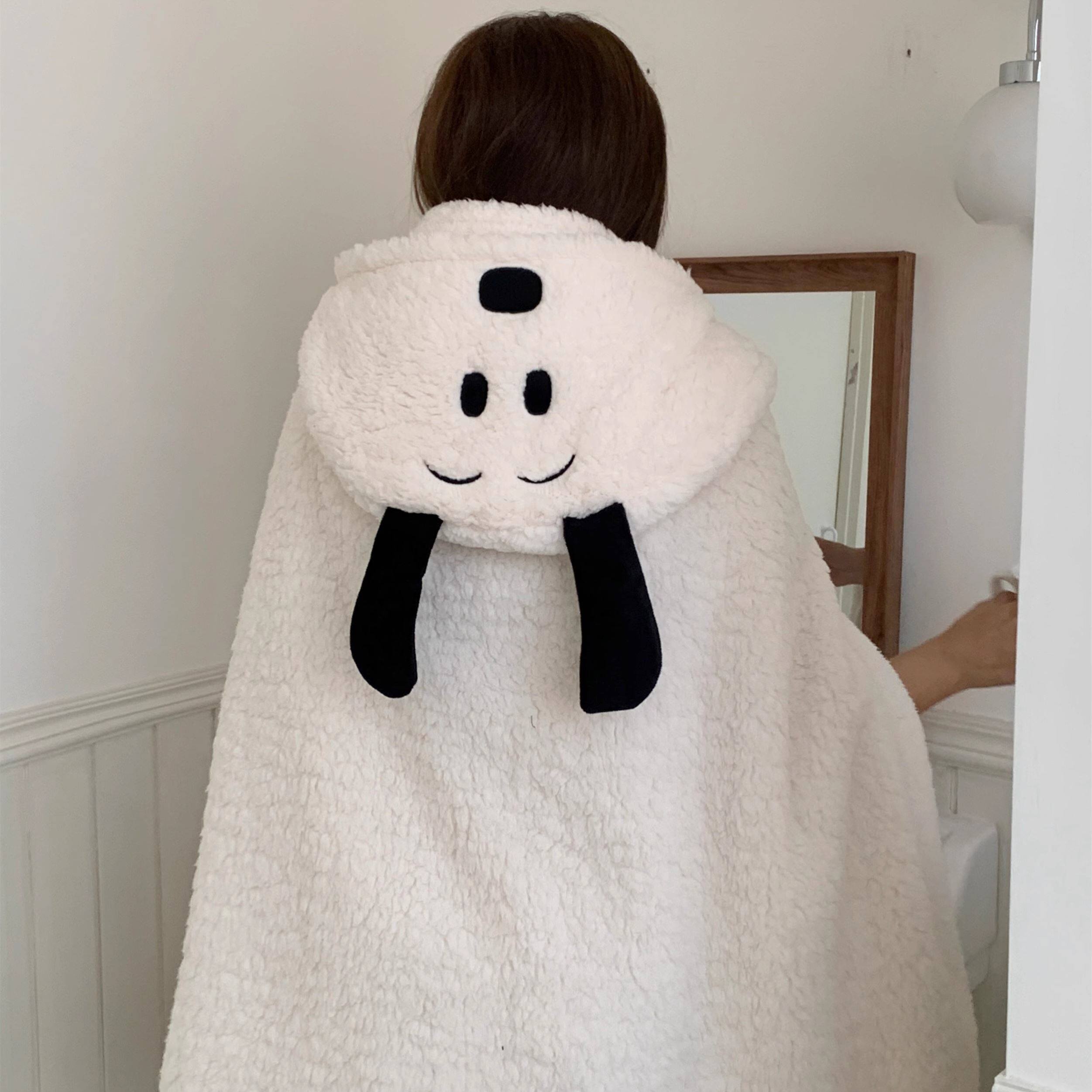 卡通小狗披风可爱秋冬季加厚保暖毛绒披肩带帽单人午睡办公室毯子