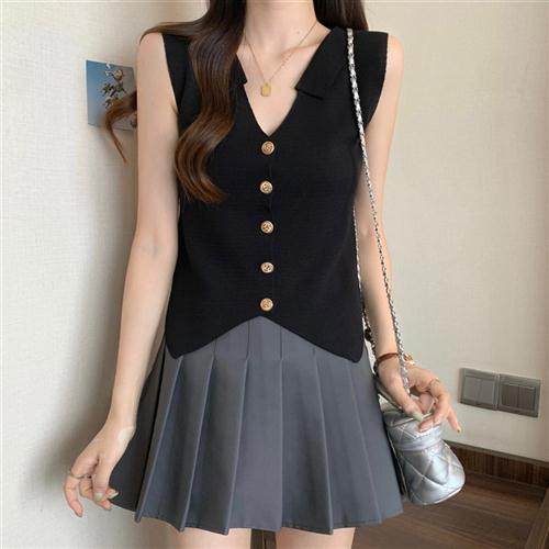 小香风翻领背心气质优雅贵气小金扣设计修身显瘦百搭无袖短款上衣