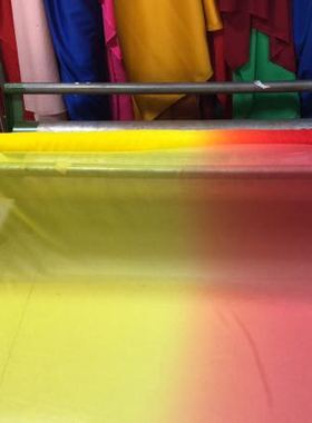 渐变色舞蹈服装布料.大红渐变黄色30d 天丝雪纺布料.渐变色雪纺