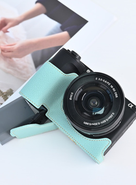 索尼ZVE10二代保护套a6700相机包A7C2底座a7m4皮壳a7r5配件a6400