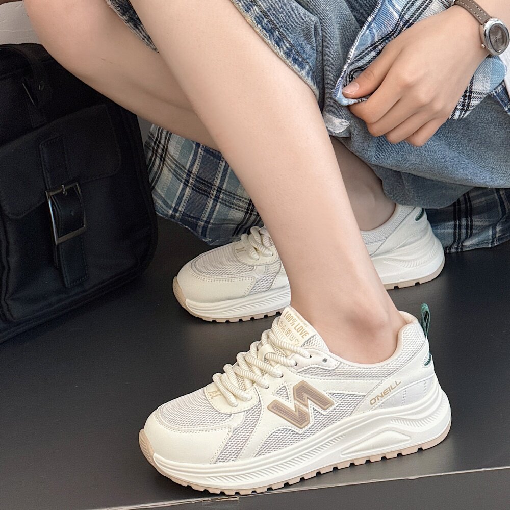 真皮网面运动鞋女2026夏季新款阿甘鞋透气轻便软底不累脚休闲鞋潮