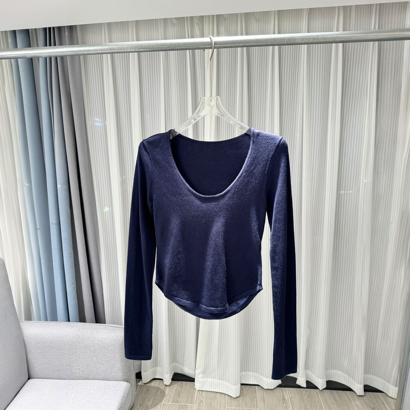 0MB.欧洲站新品羊毛U领显瘦纯欲风上衣弧形下摆收腰长袖打底T恤女