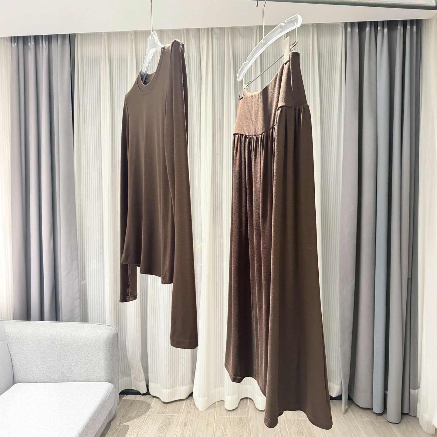 0MB.欧洲站新品英伦风圆领长袖上衣气质调性垂感针织半身裙套装女