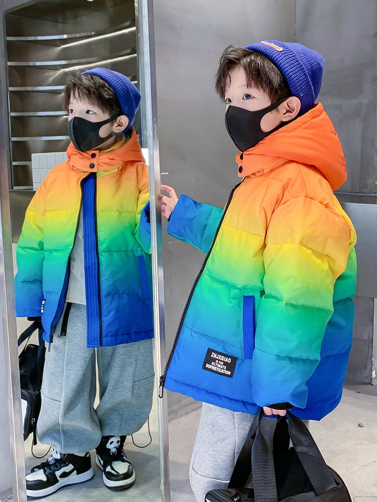 儿童装男童冬装渐变色炸街潮牌羽绒服2022新款中大童男孩洋气外套