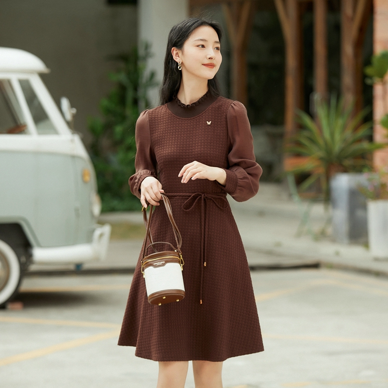 乔妮塔品牌女装2025春秋季新款长袖系带修身显瘦中长裙针织连衣裙