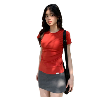 2026夏甜辣风短款砖红色短袖t恤女正肩修身圆领上衣小个子打底衫