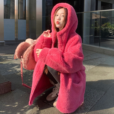 多巴胺加绒加厚树莓色羊羔毛外套