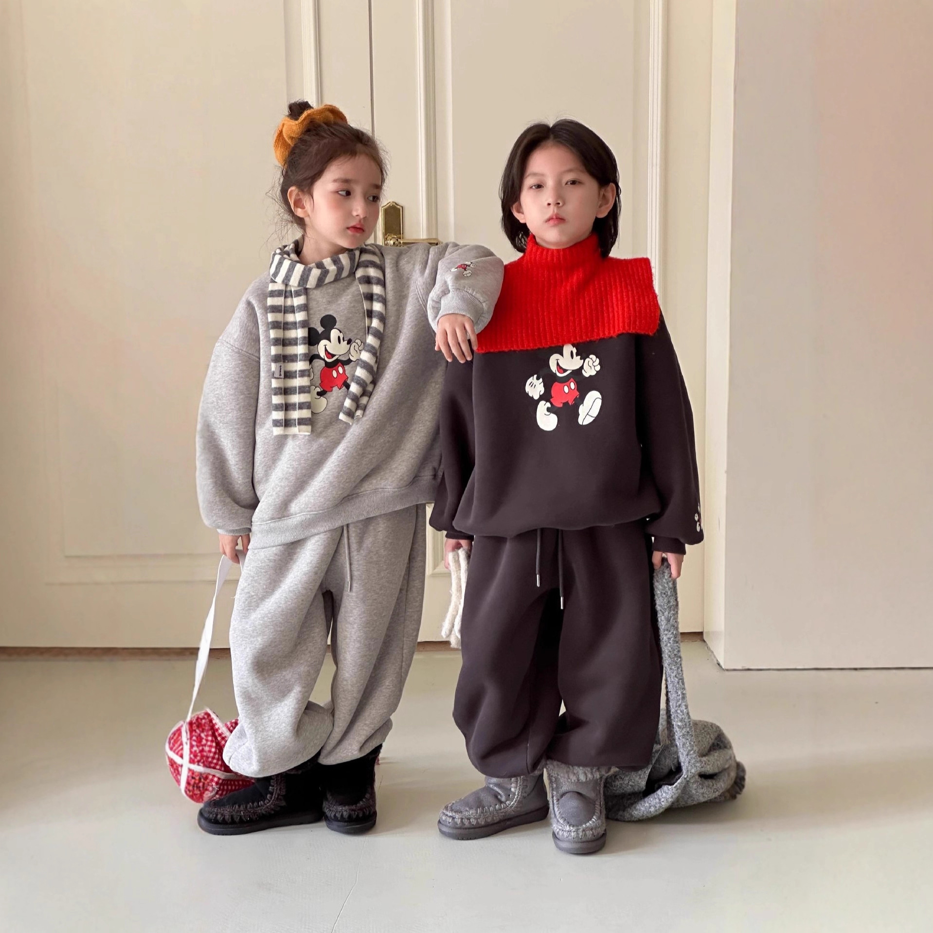 2025冬季新款韩版儿童卡通印花加绒套装男女童羊驼绒保暖两件套潮