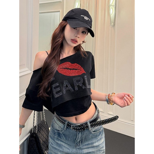 夏季欧美辣妹斜肩露肩T恤女夏黑色字母亮钻印花短袖设计感y2k上衣