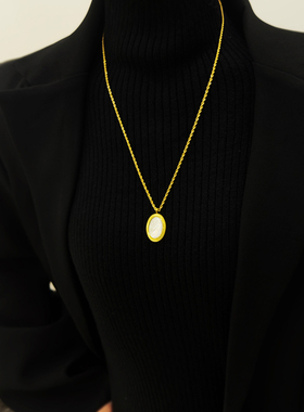 白色椭圆形项链女2023秋冬新款