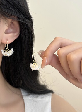 小清新白色花朵流苏耳挂女