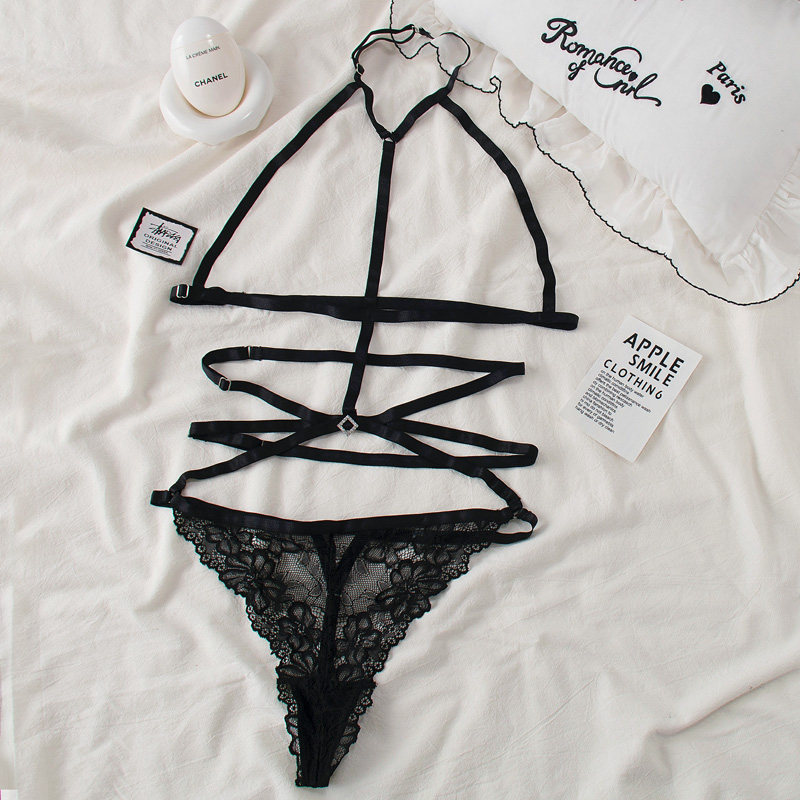 魔女游戏连体内衣性感挂脖蕾丝镂空文胸套装