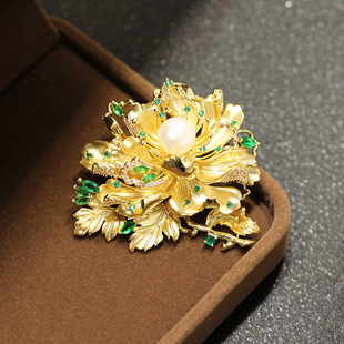 优雅国风档轻奢镶钻红绿海棠花胸针大气淡水珍珠牡丹花别针胸花