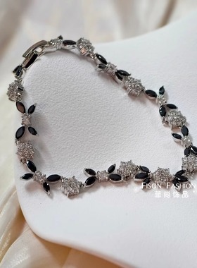 精致水晶雪花蝴蝶手链女时尚轻奢黑色锆石茶花优雅女神婚礼手饰品