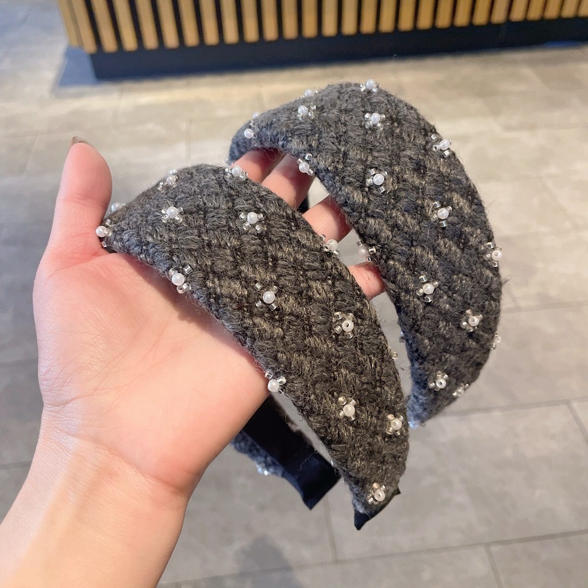 秋冬宽边增高颅顶复古法式毛呢珠珠花朵海绵发箍赫本高级感头箍女