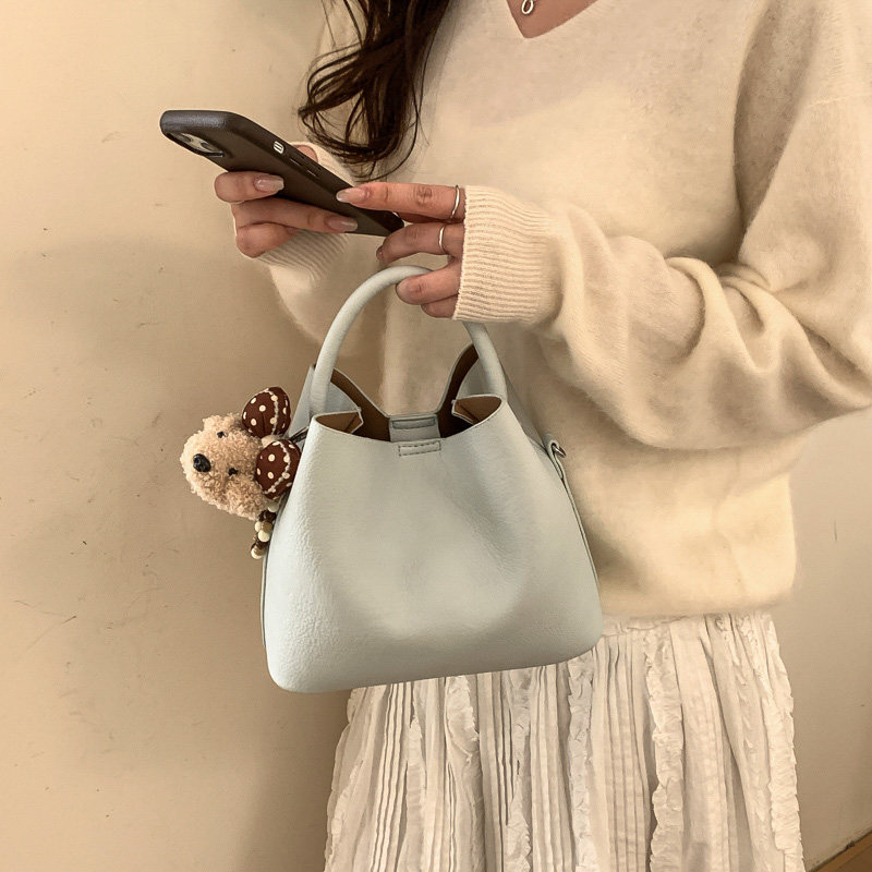 极简风小水桶包女2026新款百搭手提包高级感时尚休闲菜篮子小拎包,箱包皮具/热销女包/男包,水桶包,淘宝优惠券,粉丝福利购,淘宝优惠卷