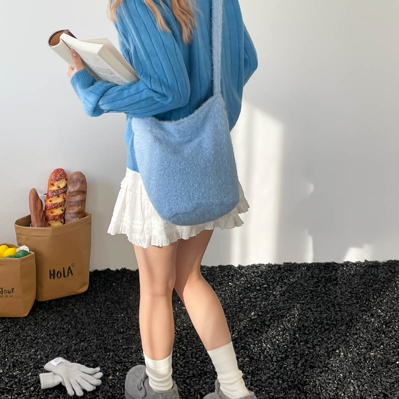 韩系秋冬斜挎包毛呢轻便单肩包