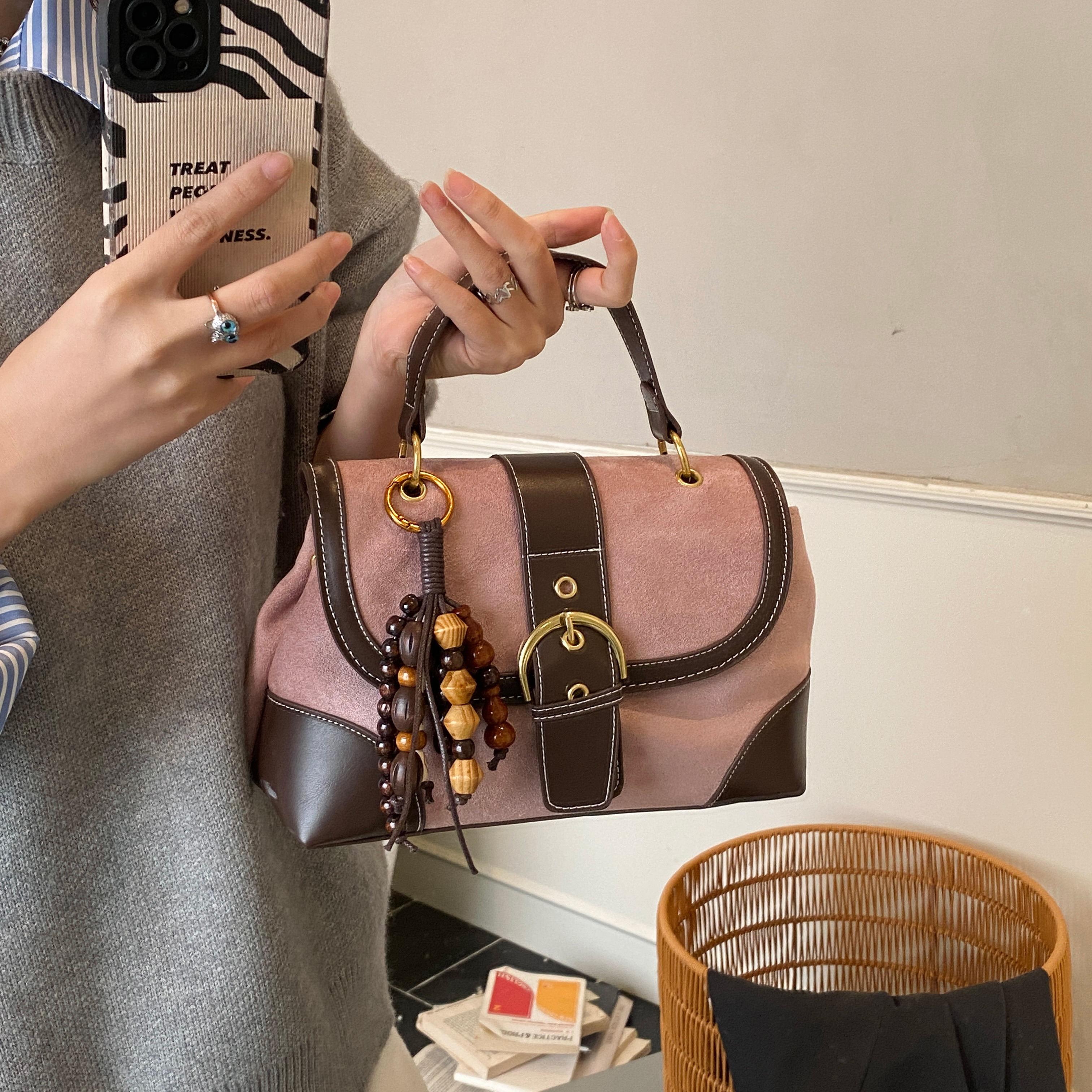 chic磨砂绒手提包包女式2025新款高级感小方包通勤百搭单肩斜挎包