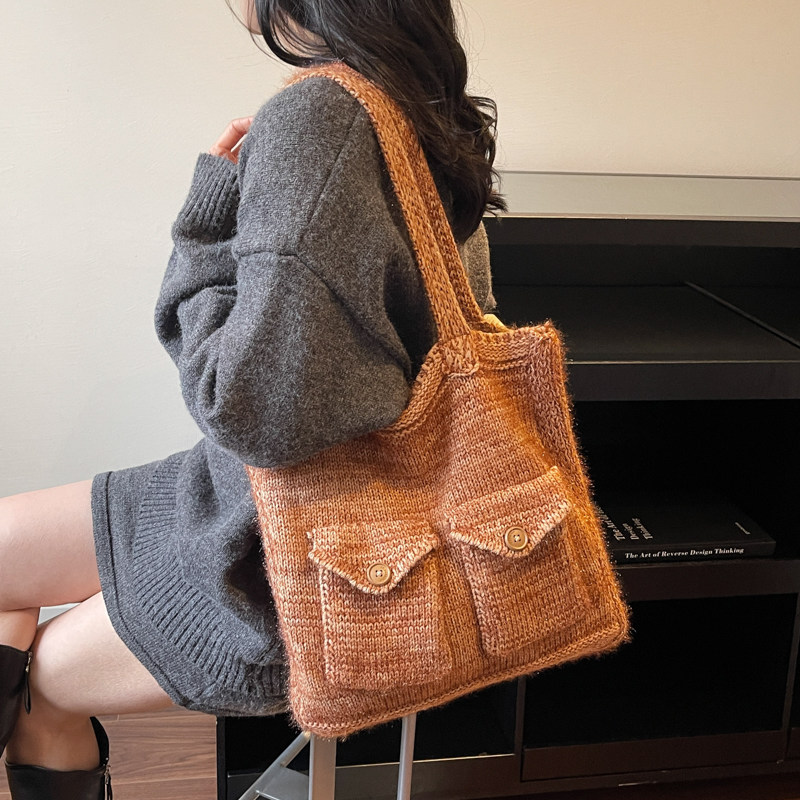 慵懒风松弛感棕色毛线编织包