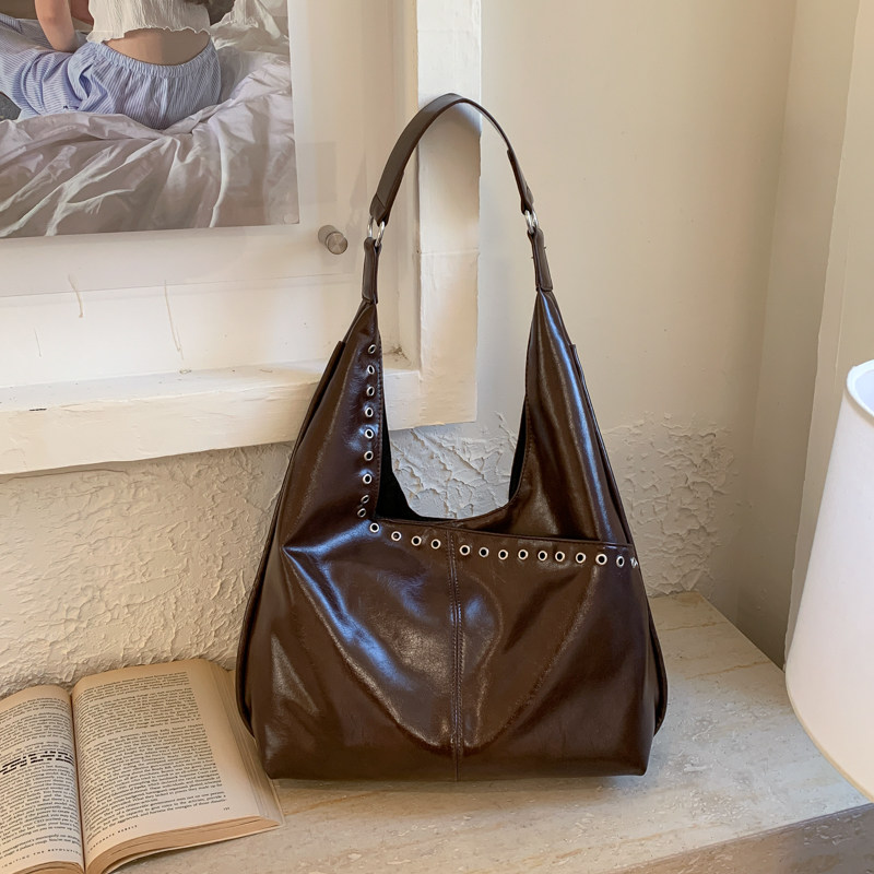 韩版铆钉软皮托特包女大容量通勤百搭高级感包包2026新款休闲百搭,箱包皮具/热销女包/男包,托特包,淘宝优惠券,粉丝福利购,淘宝优惠卷