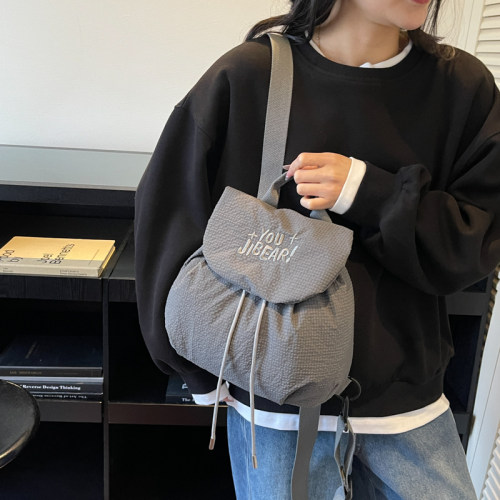小巧轻便休闲双肩包女2025新款