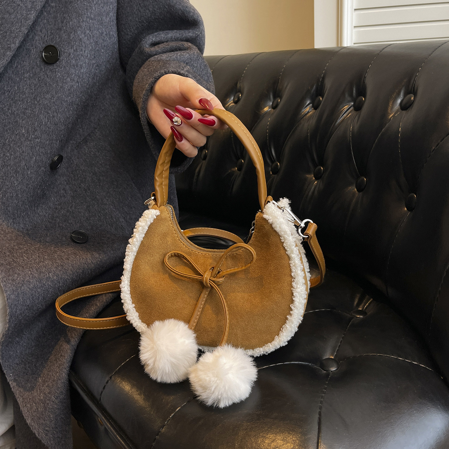 秋冬巨好看的包包毛绒水桶包女2025新款小众手提斜挎包高级感休闲,箱包皮具/热销女包/男包,水桶包,淘宝优惠券,粉丝福利购,淘宝优惠卷