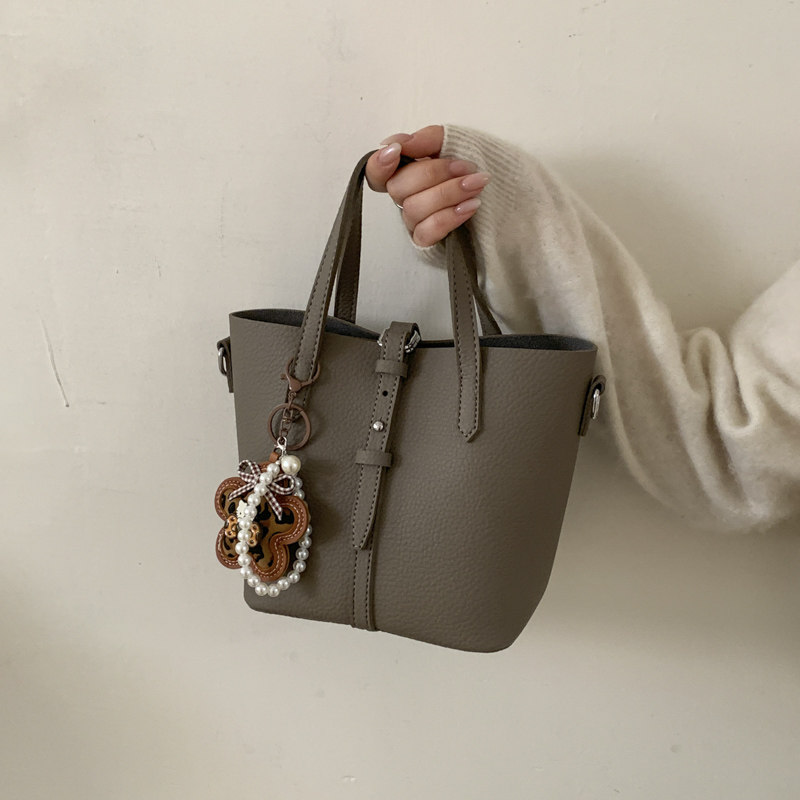 菜篮子水桶包女2026早春新款轻奢小众高级感手提包通勤简约小拎包,箱包皮具/热销女包/男包,水桶包,淘宝优惠券,粉丝福利购,淘宝优惠卷