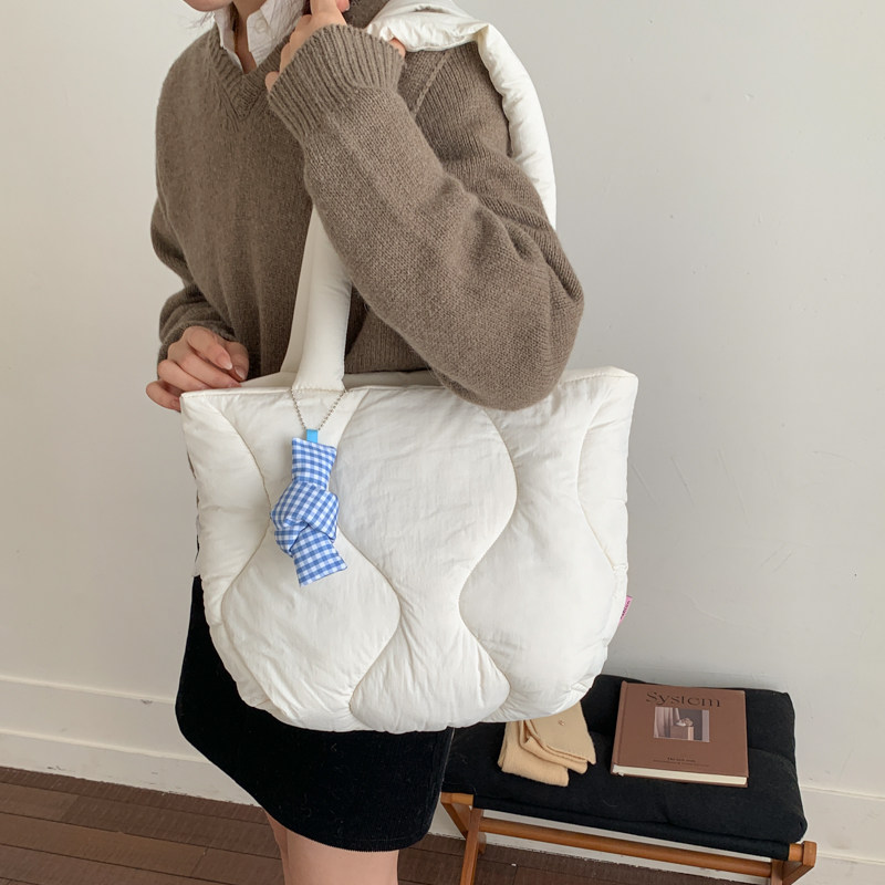 韩系轻便休闲棉服包绗缝夹棉托特包女式大容量休闲百搭单肩手提包,箱包皮具/热销女包/男包,托特包,淘宝优惠券,粉丝福利购,淘宝优惠卷