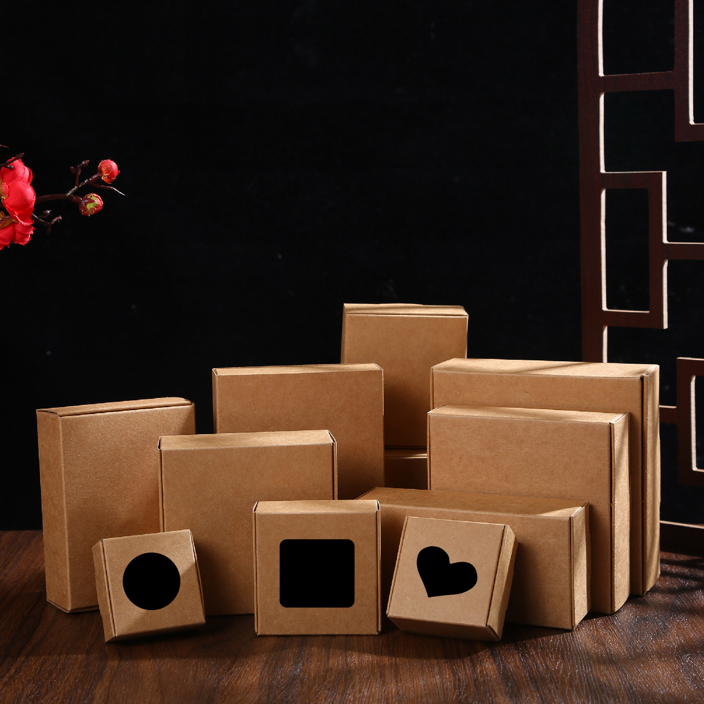 牛皮纸盒开窗包装盒镂空ins复古飞机盒透明贴膜diy玩偶迷你礼物盒